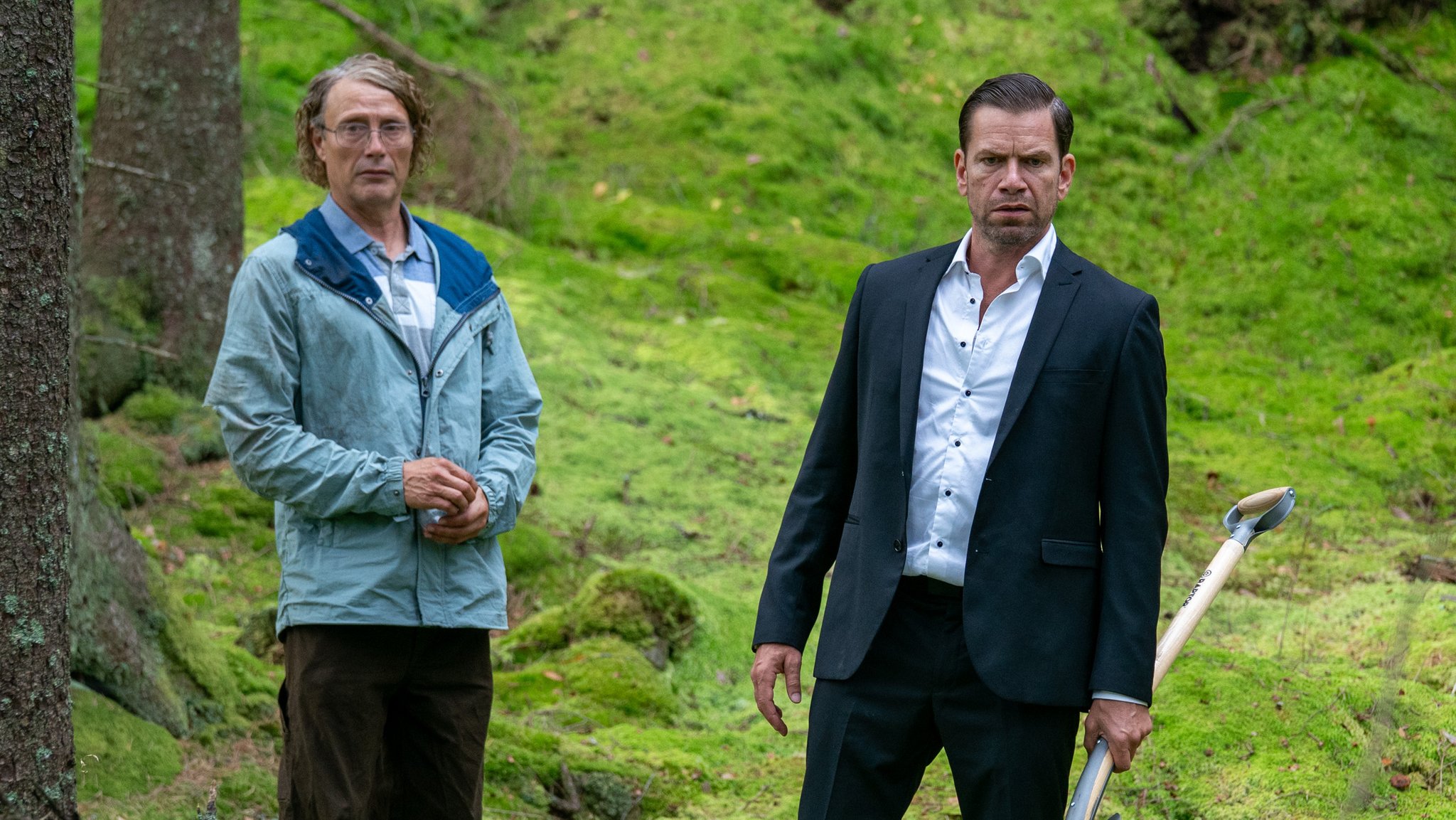 Mads Mikkelsen (l.) und Nikolaj Lie Kaas im neuen Film von Anders Thomas Jensen. | Bild: Neue Visionen Filmverleih / Splendid Film Mads Mikkelsen (l.) und Nikolaj Lie Kaas im neuen Film von Anders Thomas Jensen.