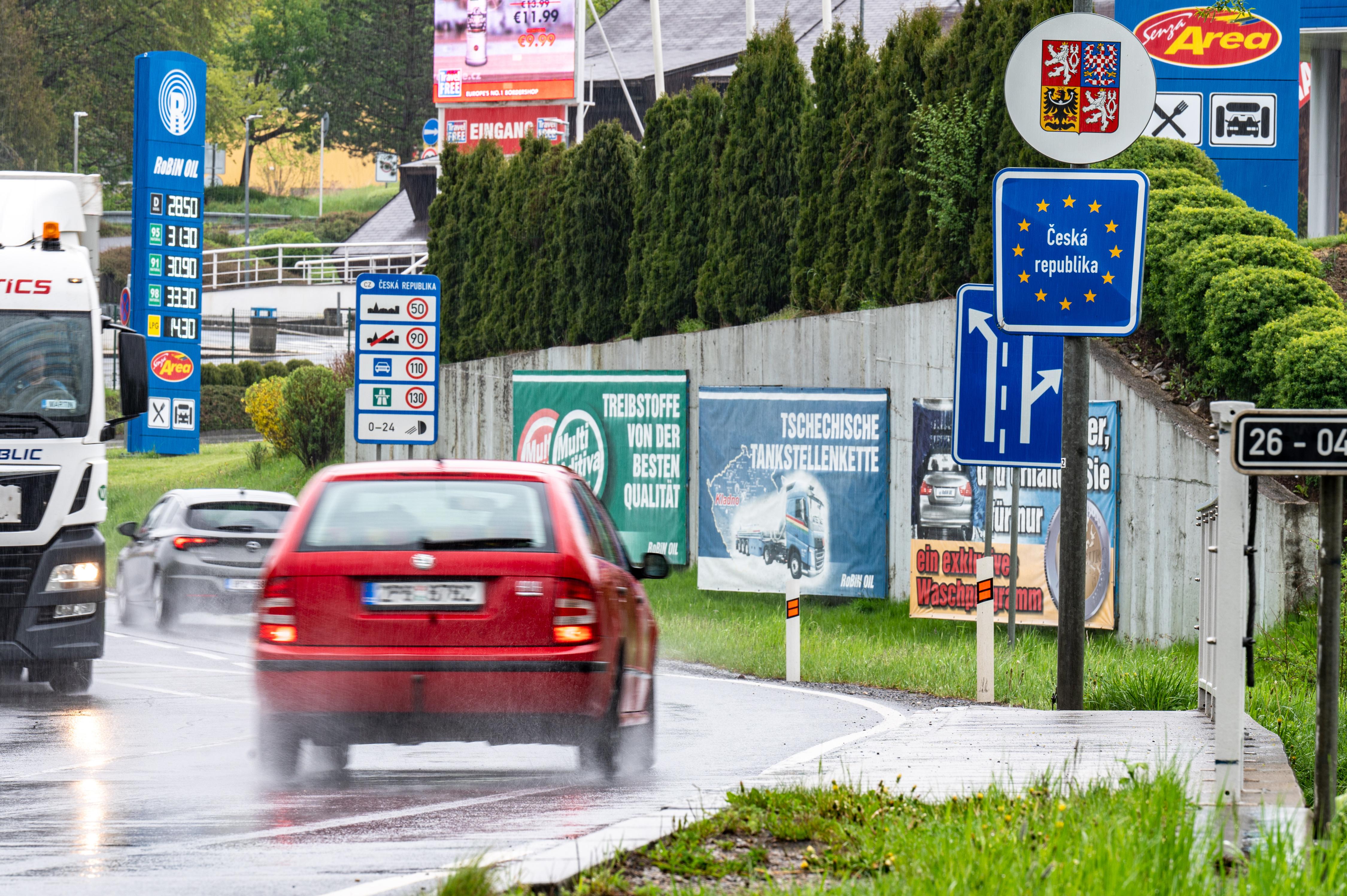 Česká republika umožňuje turistům, kteří byli poprvé očkováni, opětovný vstup do země