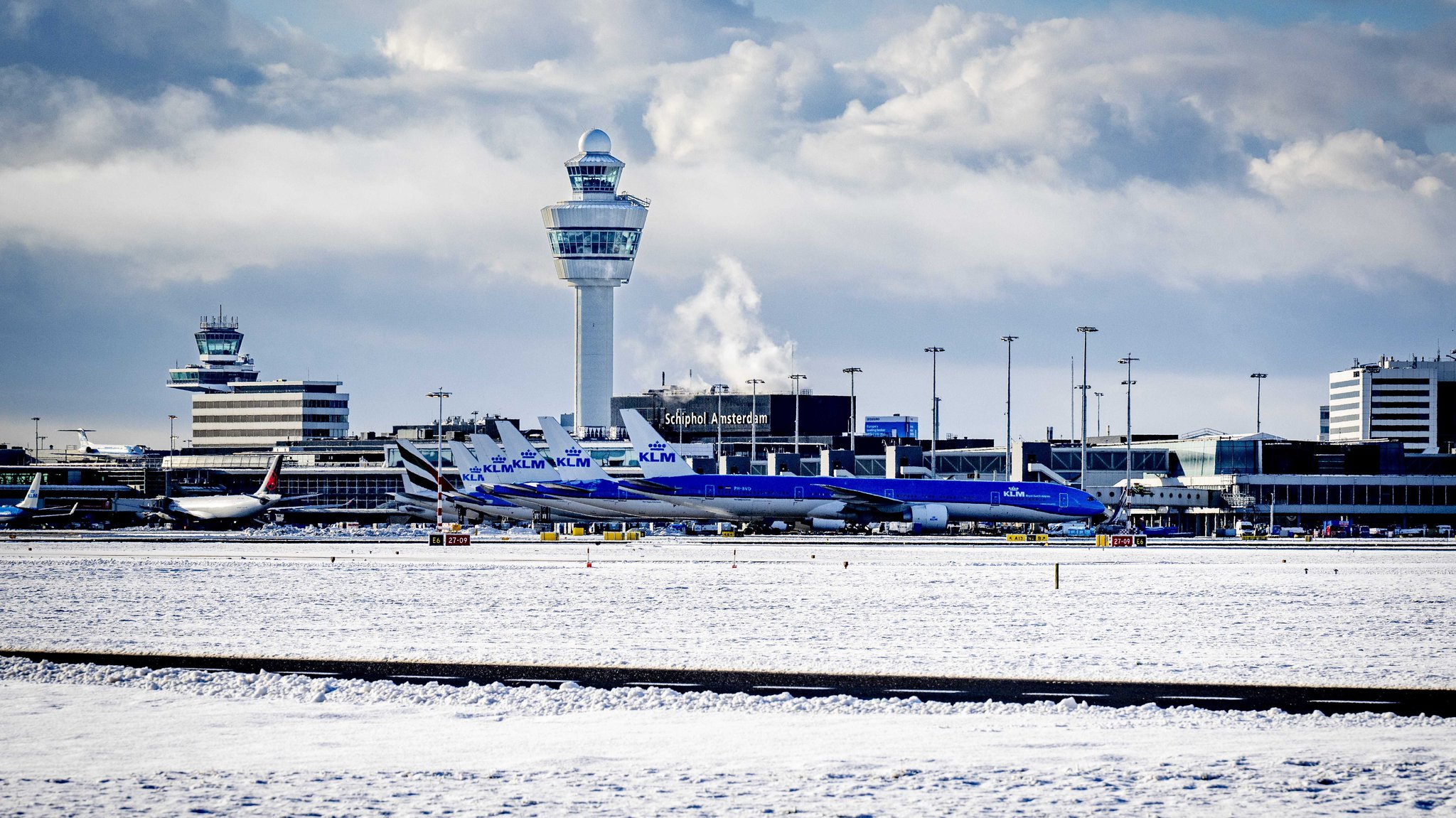Verkehrschaos, kein Strom: Winterwetter legt Teile Europas lahm