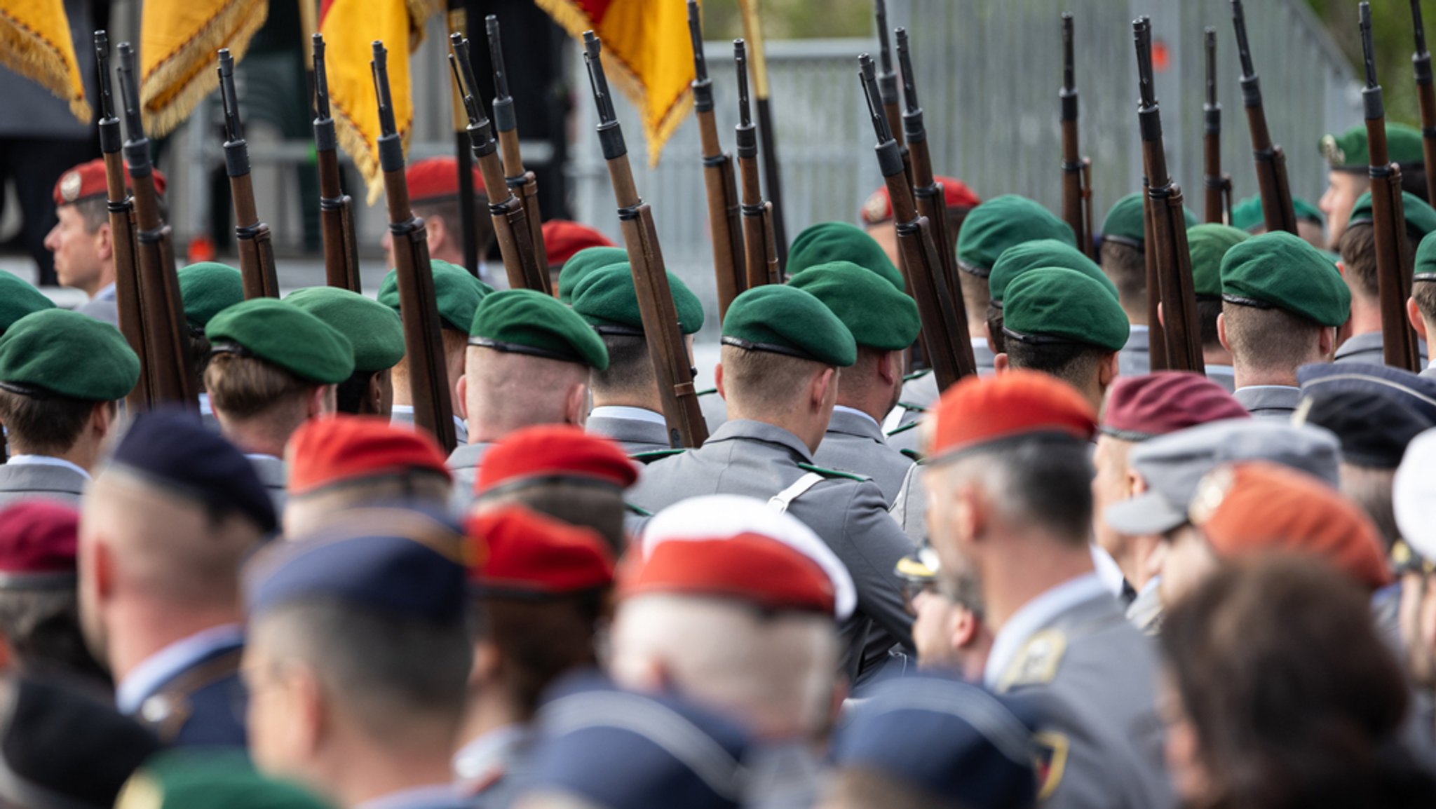 Soldatinnen und Soldaten der Bundeswehr. Zuletzt war die Stellensituation ein Nadelöhr für den Aufwuchs der Truppe. Das könnte sich ändern. 