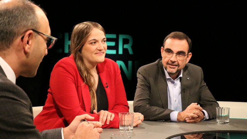 Ronja Endres, SPD-Vorsitzende in Bayern und Klaus Holetschek, CSU-Fraktionsvorsitzender im Bayerischen Landtag, in der Münchner Runde | Bild: BR/Cosima Weiske Ronja Endres, SPD-Vorsitzende in Bayern und Klaus Holetschek, CSU-Fraktionsvorsitzender im Bayerischen Landtag, in der Münchner Runde