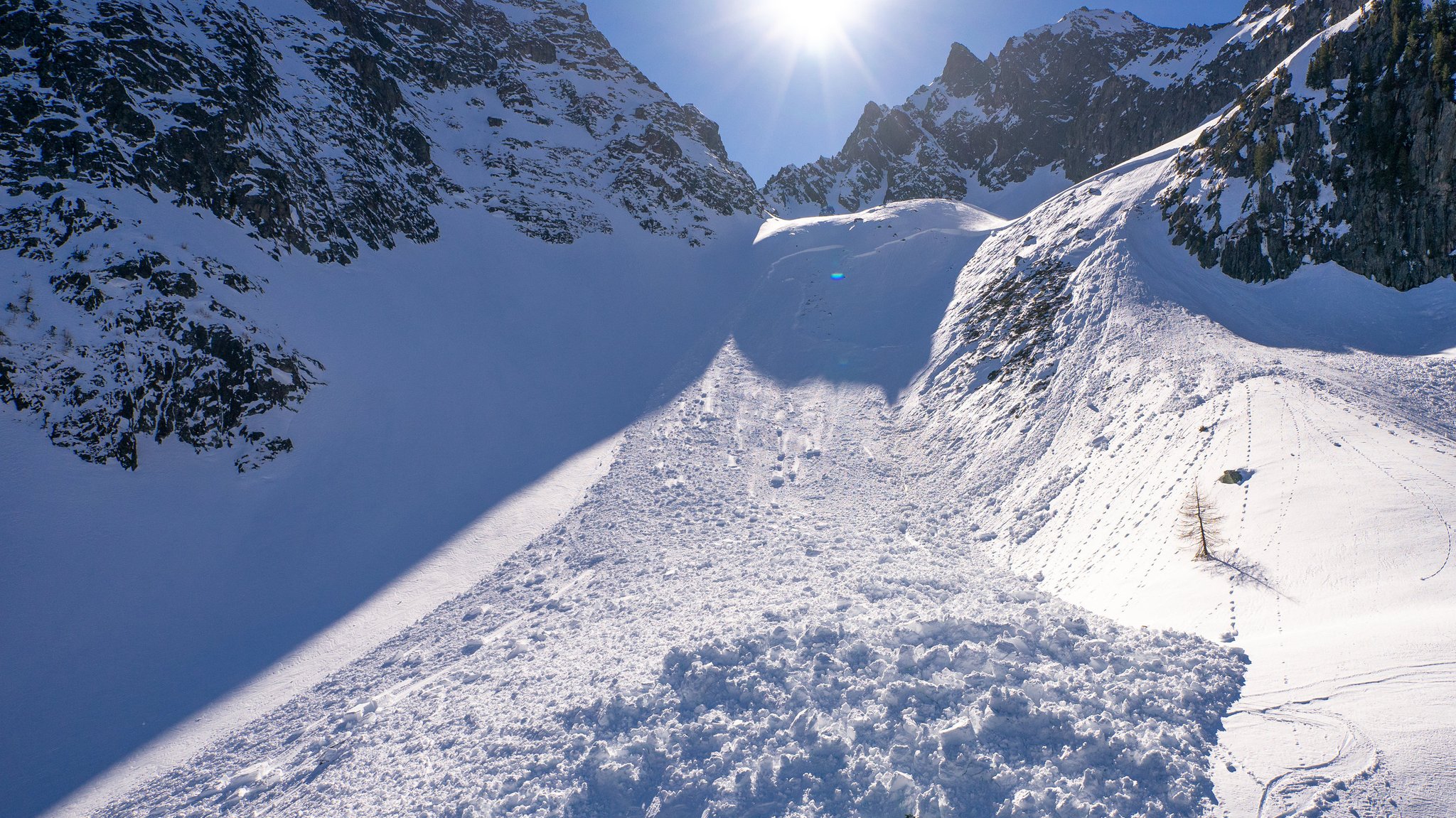 Nach Lawinenunglück: Gefahr in den Alpen ist weiterhin hoch