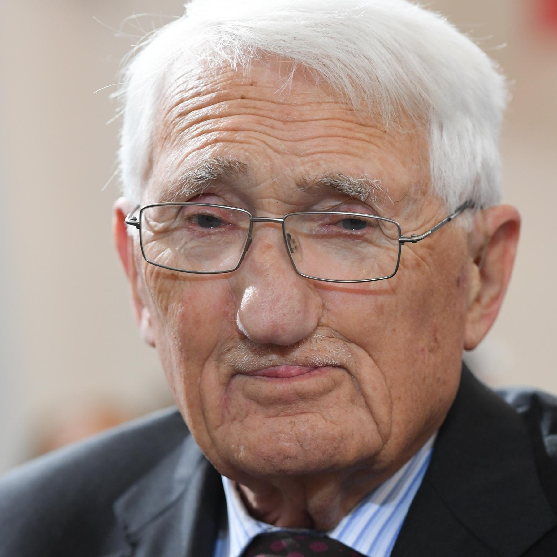 Jürgen Habermas zum 90. - Warum ein Philosoph sich als Bürger versteht episode artwork