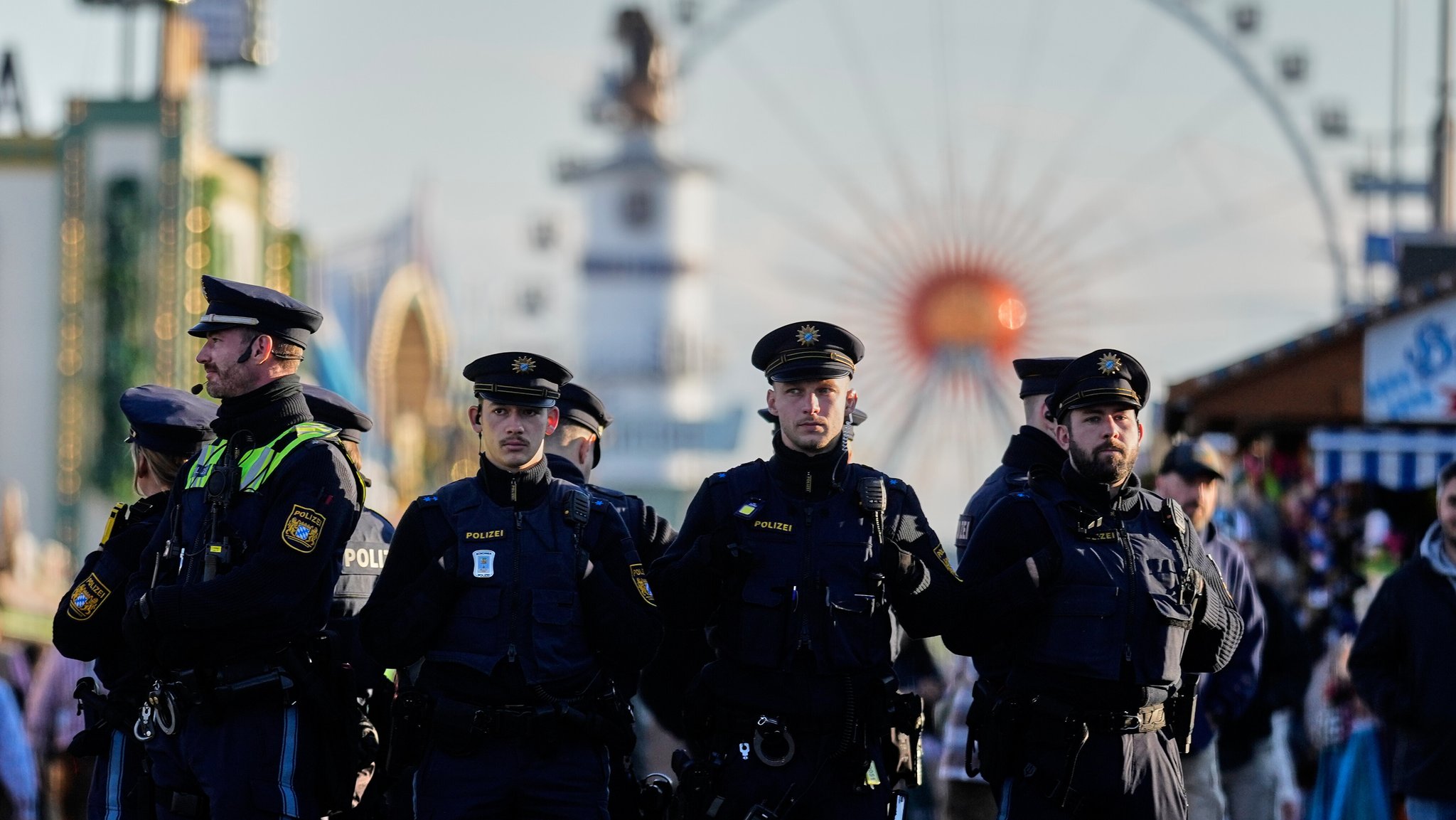 Polizisten auf dem Oktoberfest (Archivbild)