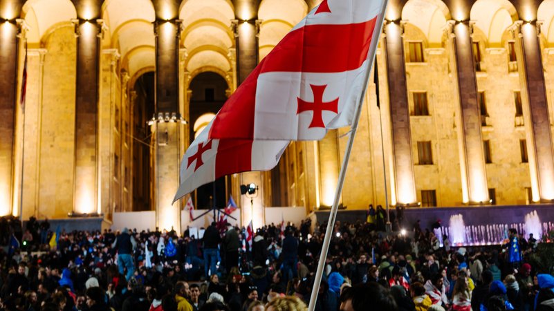 Demonstration in Georgien | Bild: picture alliance/dpa/MAXPPP | Jan Schmidt-Whitley Demonstration in Georgien