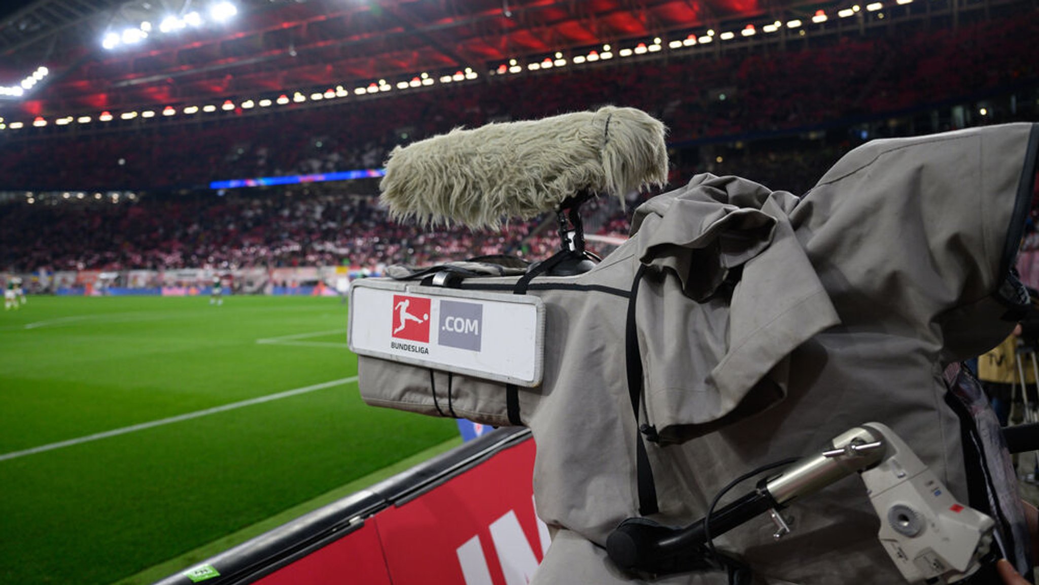 DAZN zieht im Streit um Bundesliga-TV-Rechte vor Schiedsgericht