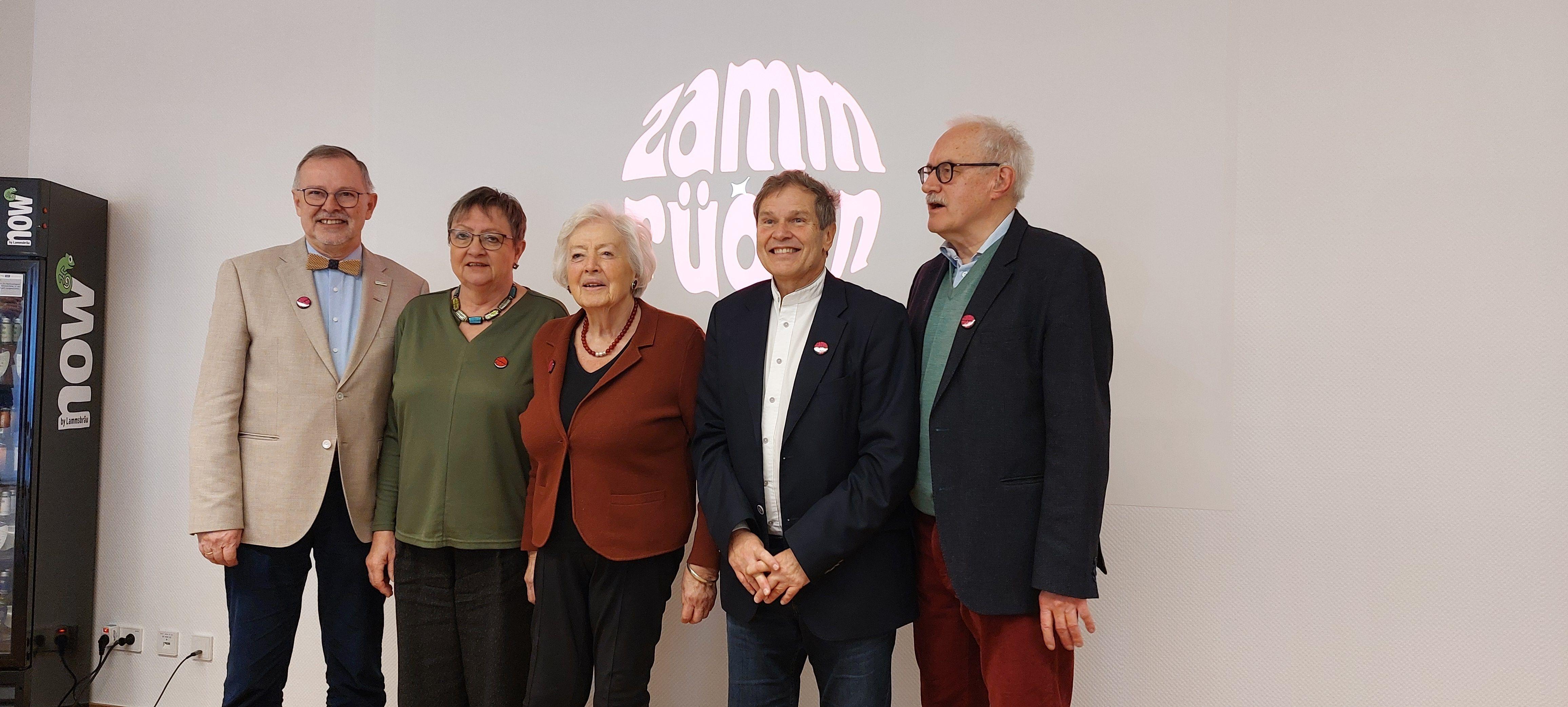Initiatoren "Zammrüggn" (v.l.n.r.): Wolf Maser (FDP), Brigitte Wellhöfer (Grüne), Renate Schmidt (SPD), Hermann Imhof (CSU), Günter Gloser (SPD).
