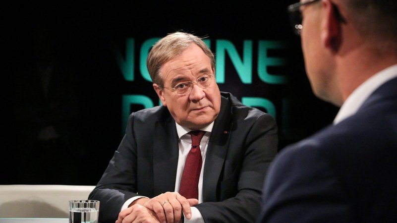 Armin Laschet, Mitglied des Bundestags, CDU mit BR Chefredakteur Christian Nitsche | Bild: Cosima Weiske/BR Armin Laschet, Mitglied des Bundestags, CDU mit BR Chefredakteur Christian Nitsche