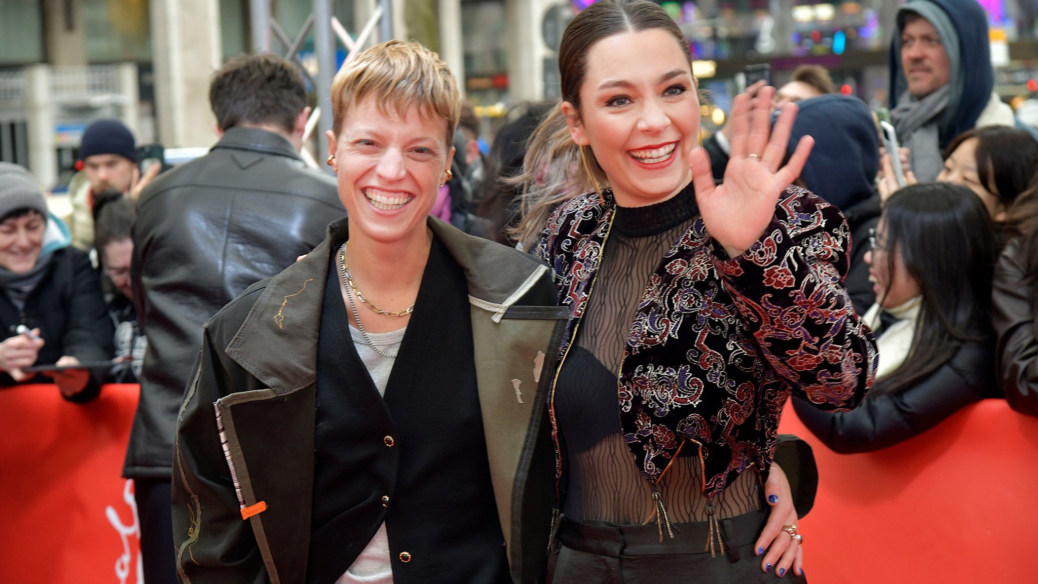 Schauspielerin Sylvaine Faligant (l.) und "Allegro Pastell"-Regisseurin Anna Roller bei der Berlinale-Premiere.
