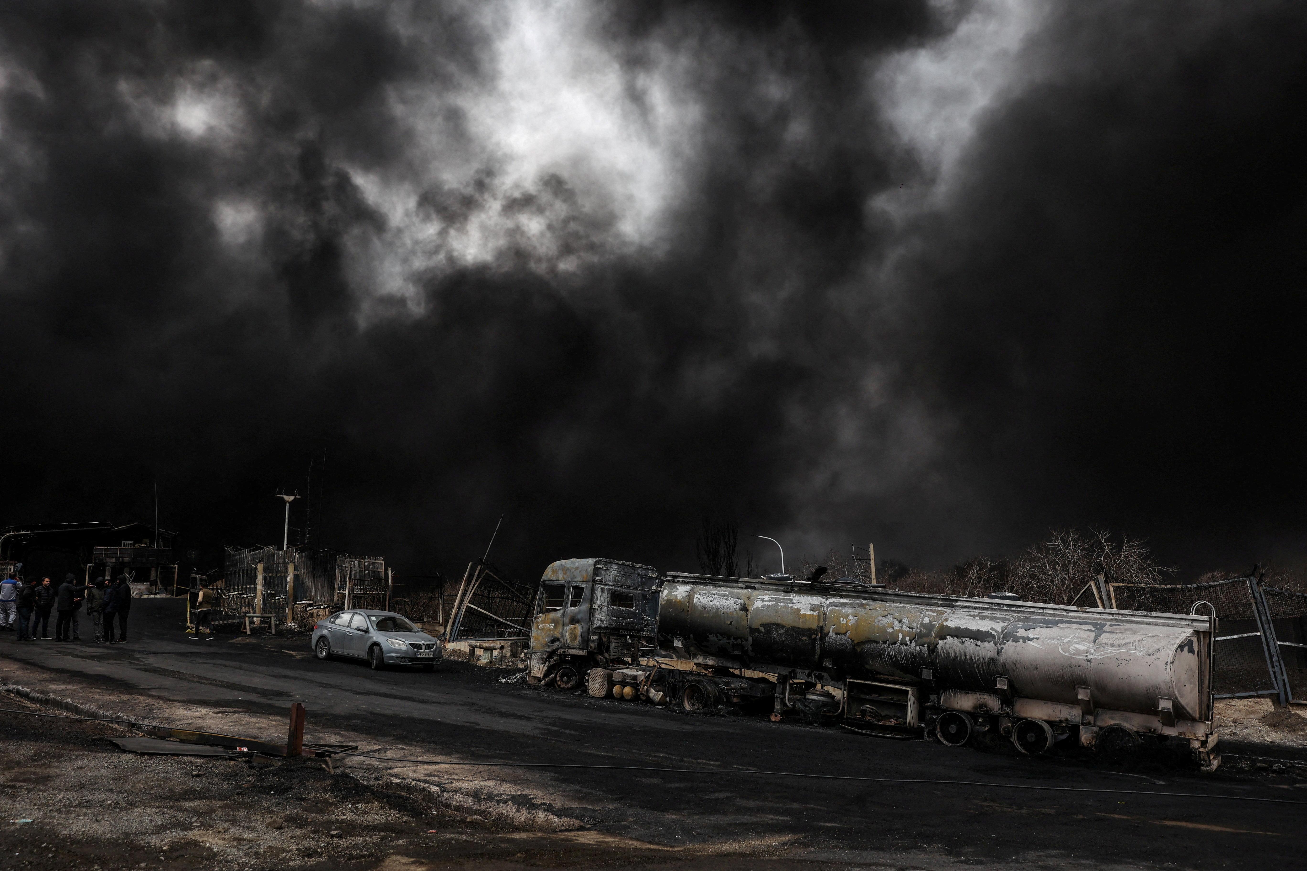 Tank-Depot bei Teheran brennt aus