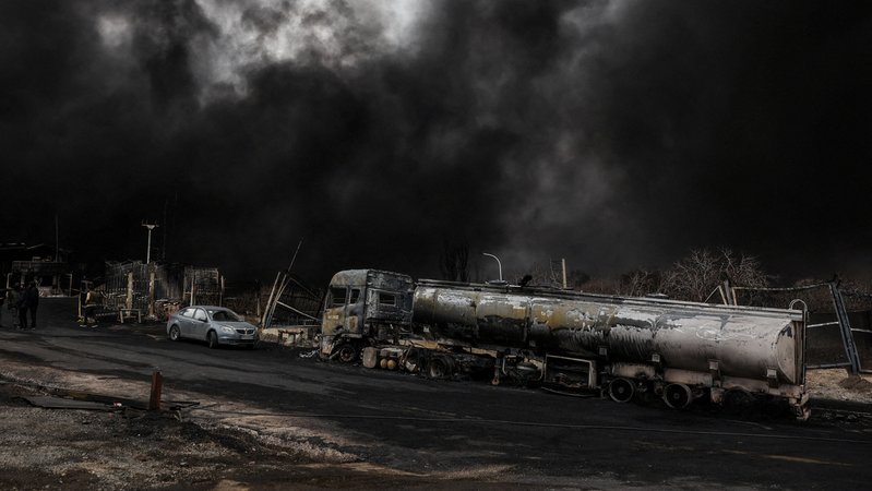 Tank-Depot bei Teheran brennt aus | Bild: Majid Asgaripour/WANA Tank-Depot bei Teheran brennt aus