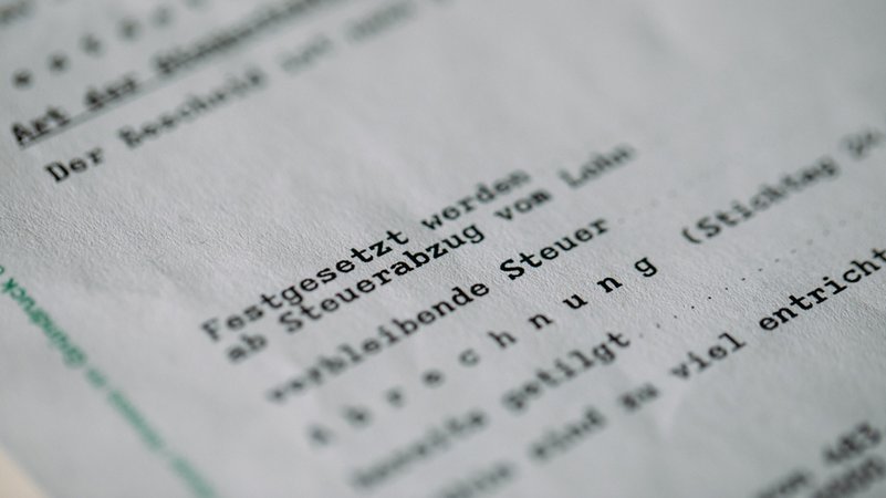 Unterlagen zur Lohnsteuererklärung. | Bild: BR/Johanna Schlüter Unterlagen zur Lohnsteuererklärung.