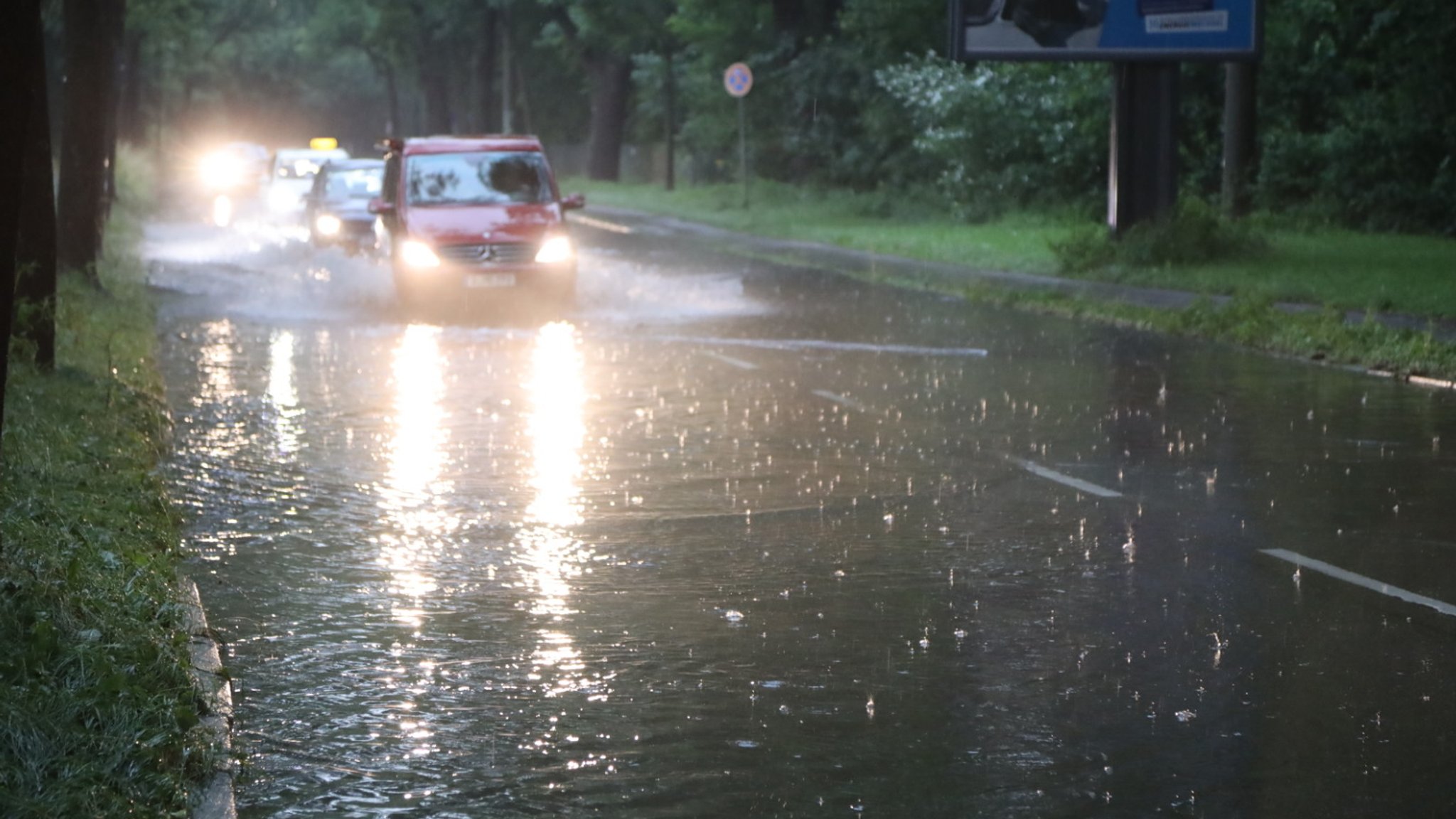 Heftiger Starkregen: Schwere Gewitter über Bayern