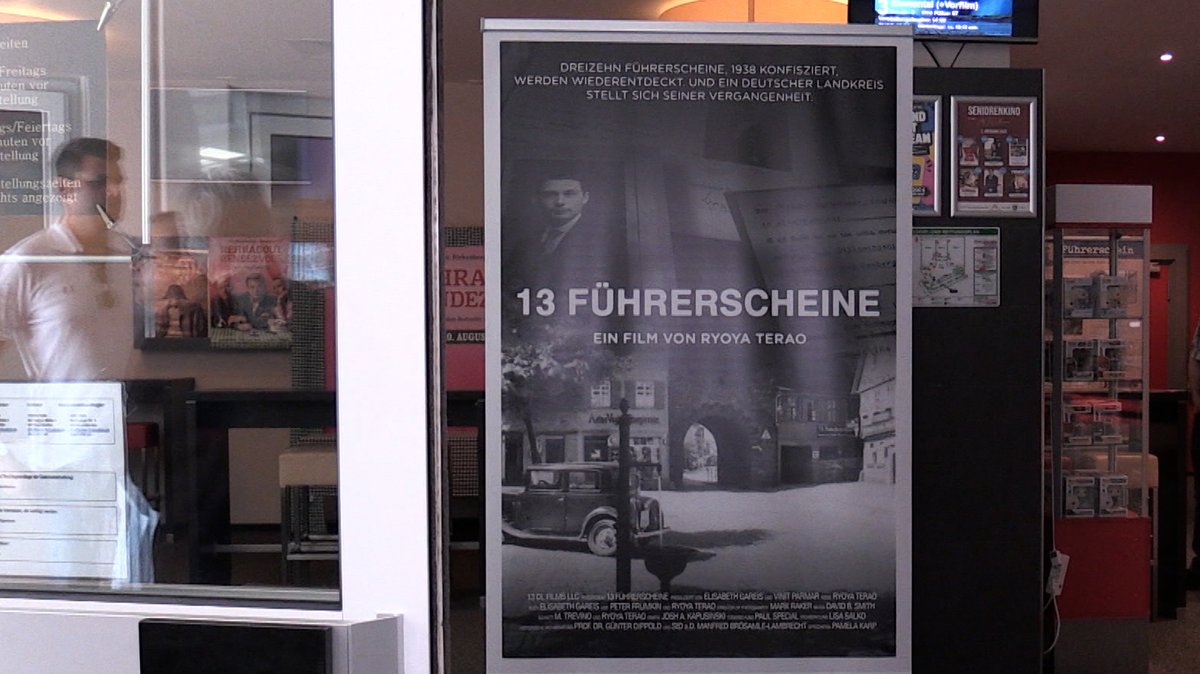 Filmplakat "13 Führerscheine" in Lichtenfels.
