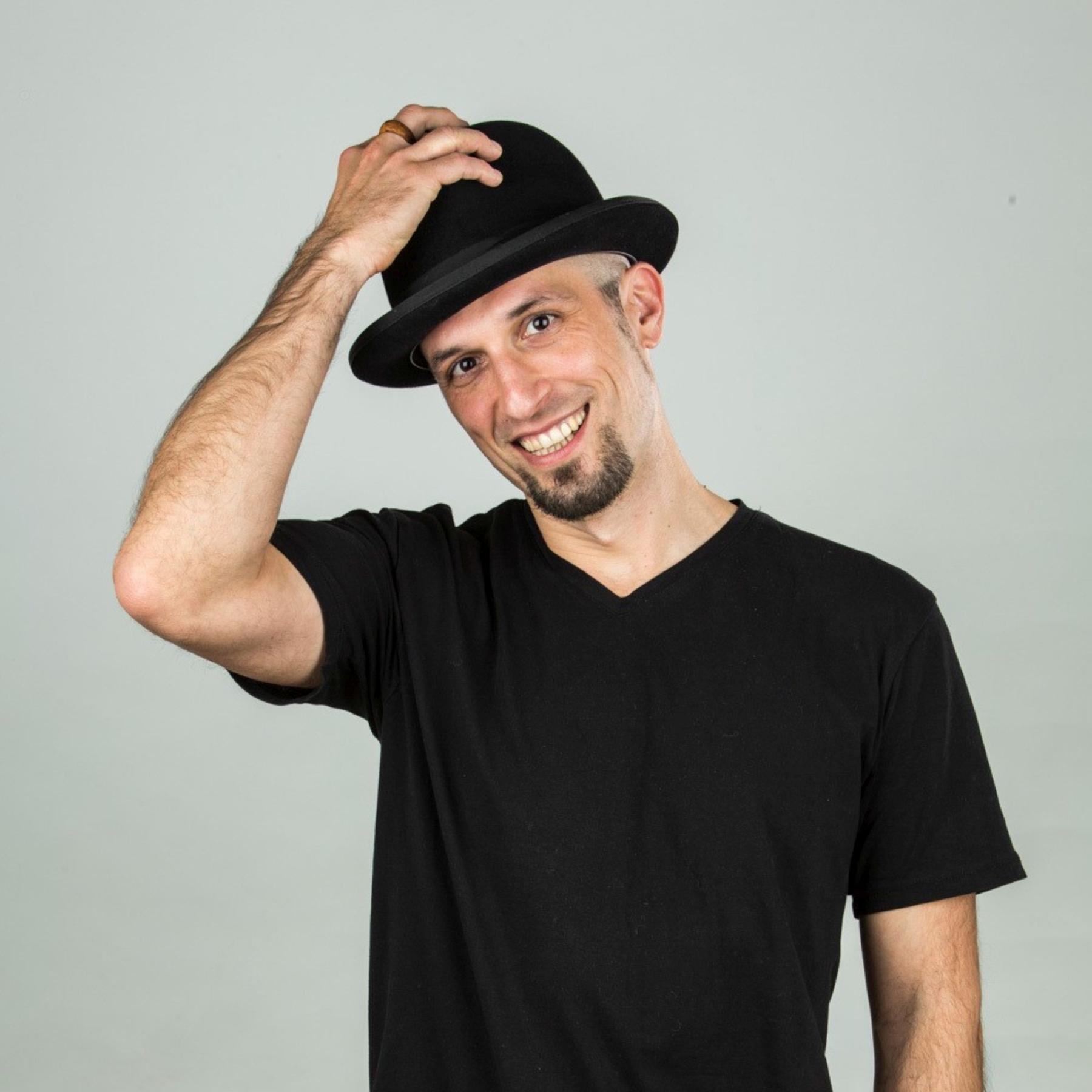 Denijen Pauljevic über sein Hörspiel "Das Schneckengrabhaus" Denijen Pauljevic über sein Hörspiel "Das Schneckengrabhaus"