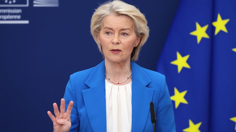 Die Präsidentin der Europäischen Kommission, Ursula von der Leyen, spricht während einer Medienkonferenz zum Thema Energie in Brüssel. | Bild: dpa-Bildfunk/Omar Havana Die Präsidentin der Europäischen Kommission, Ursula von der Leyen, spricht während einer Medienkonferenz zum Thema Energie in Brüssel.