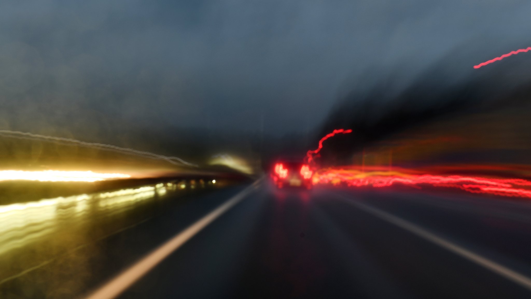 Betrunkener baut Unfall - vier Verletzte auf A96