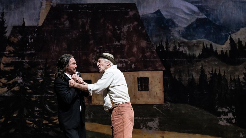 Ausschnitt aus dem Theaterstück "Gschichtn vom Brandner Kaspar" am Münchner Residenztheater. | Bild: Sandra Then Ausschnitt aus dem Theaterstück "Gschichtn vom Brandner Kaspar" am Münchner Residenztheater.