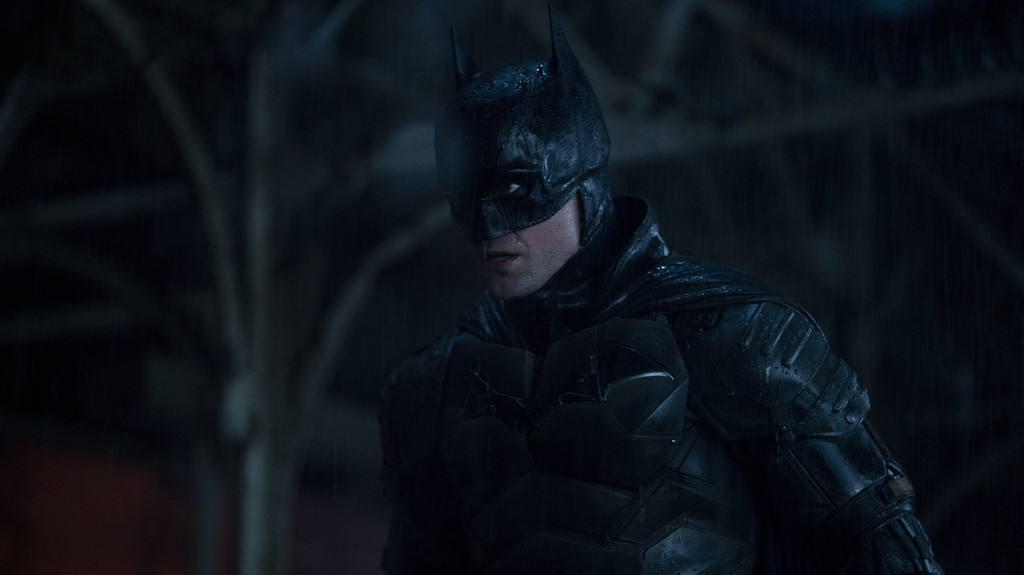 Robert Pattinson als "The Batman" im neuen DC-Comicfilm von Matt Reeves (Filmszene).