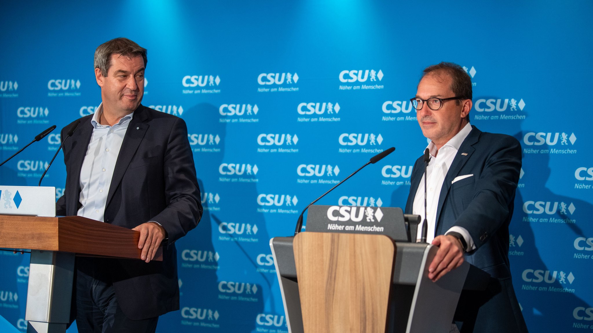 Archivbild: Markus Söder, Ministerpräsident von Bayern, und Alexander Dobrindt, Bundesverkehrsminister, nehmen an der Abschlusspressekonferenz zur zweitägigen CSU-Vorstandsklausur teil.