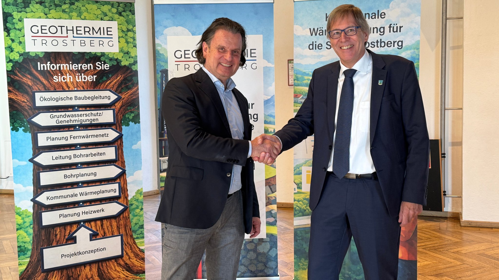 Projektverantwortlicher Michael Braun und Trostbergs Bürgermeister Karl Schleid bei der Info-Veranstaltung in Trostberg 