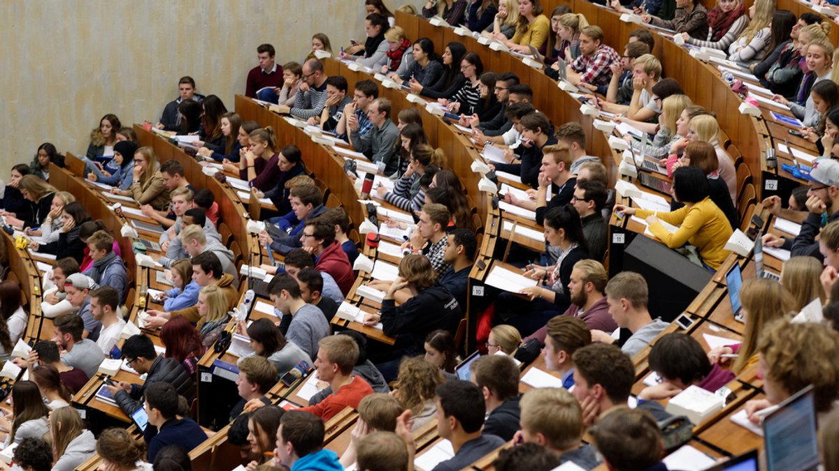 Studentenleben beginnt für tausende Erstsemester in Franken