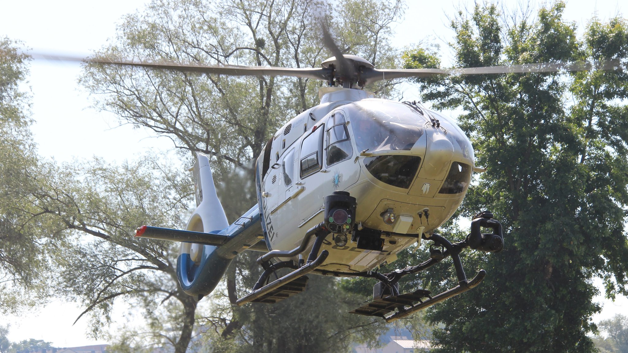 Ein Polizeihubschrauber aus Bayern