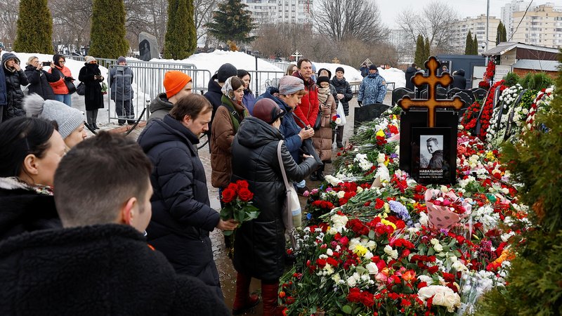 Am Grab von Nawalny: Russische Reaktionen auf die Beerdigung.