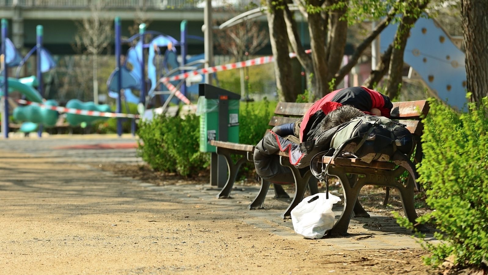 Corona Obdachlose In Berlin Zuhause Bleiben Auf Der Strasse Br24