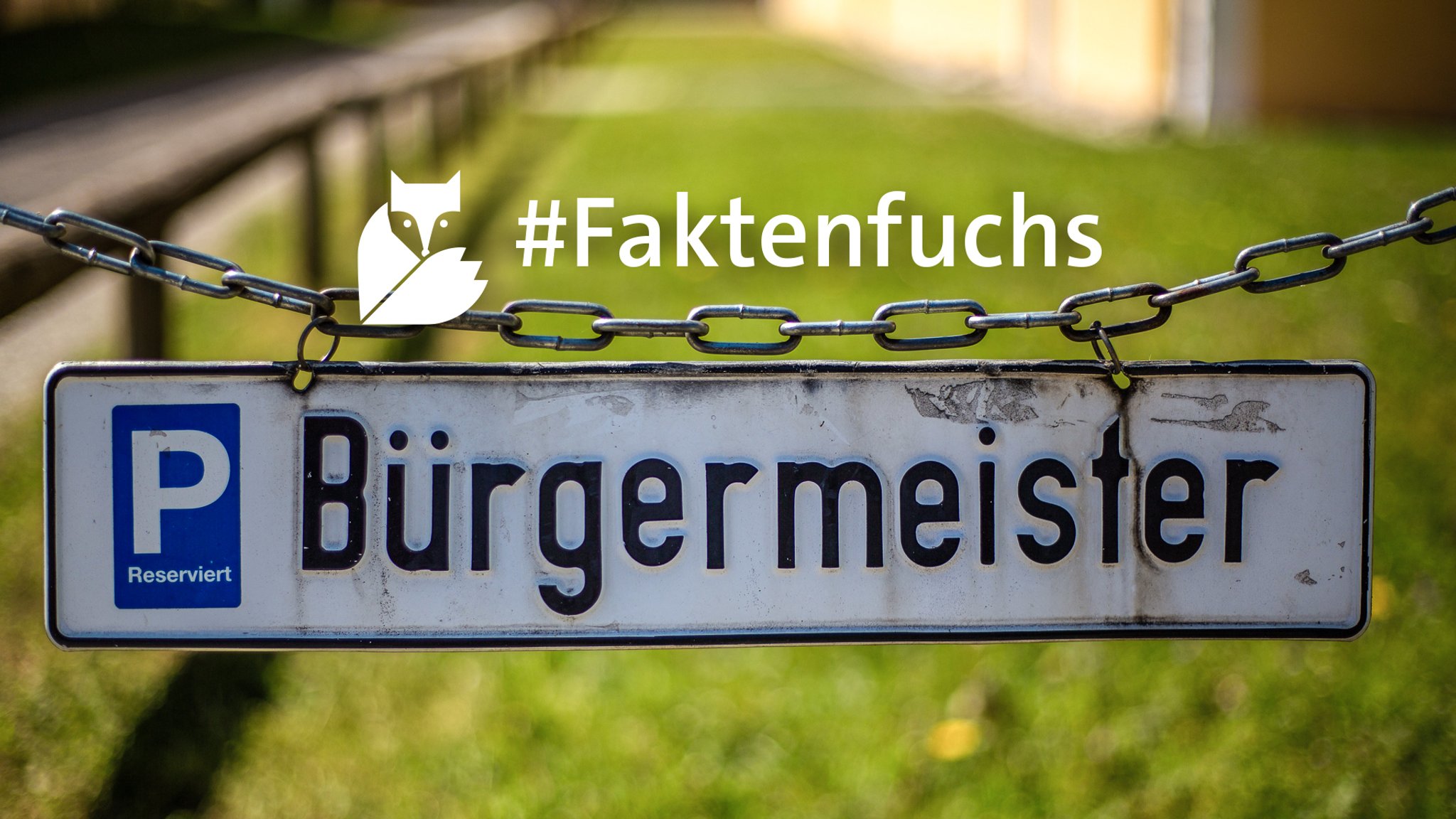 Parkplatz-Schild mit der Aufschrift "Bürgermeister".