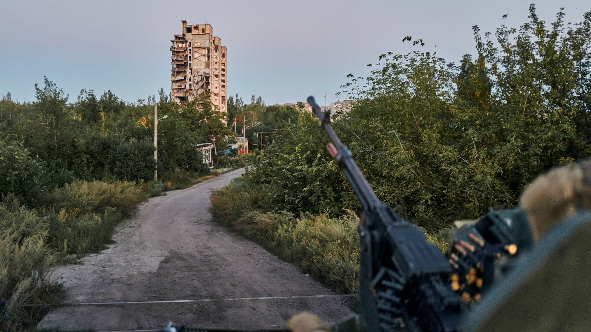 Ain ukrainischer Soldaten auf seinem Posten in Avdiivka in der ukrainischen Region Donezk.