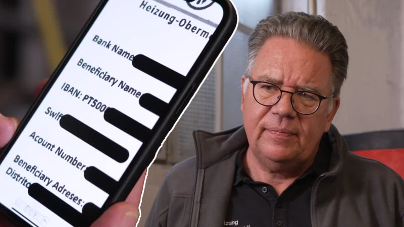 Die falsche Rechnung mit einer portugiesischen IBAN auf einem Handybildschirm und der betroffene Heizungsbauer Olaf Zimmermann. | Bild: BR/Felicia Klinger Die falsche Rechnung mit einer portugiesischen IBAN auf einem Handybildschirm und der betroffene Heizungsbauer Olaf Zimmermann.
