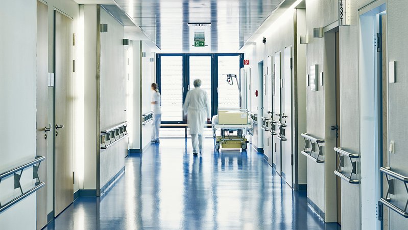 Mit der Mehrheit der Ampel-Abgeordneten ist die Krankenhausreform im Bundestag verabschiedet worden. | Bild: BR Mit der Mehrheit der Ampel-Abgeordneten ist die Krankenhausreform im Bundestag verabschiedet worden.