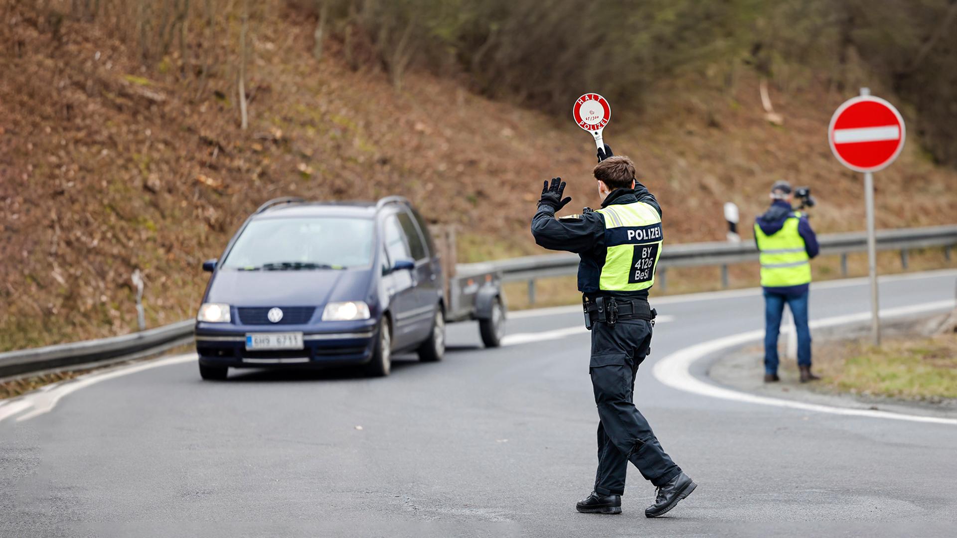 Seit fast sechs Jahren gibt es in Bayern wieder eine eigene Grenzpolizei. Der bayerische Innenminister stellte die Fahndungsbilanz vor.