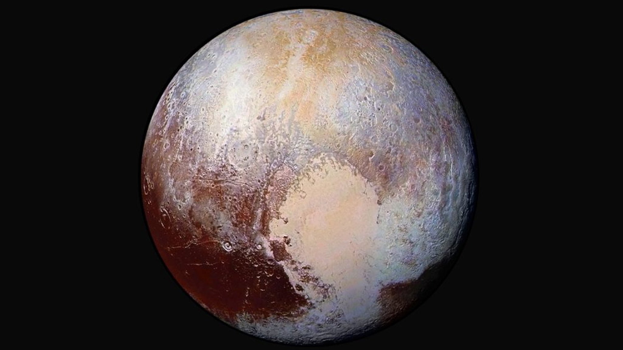 Farbverstärktes Bild von Pluto, aufgenommen von Raumsonde New Horizons am 14. Juli 2015