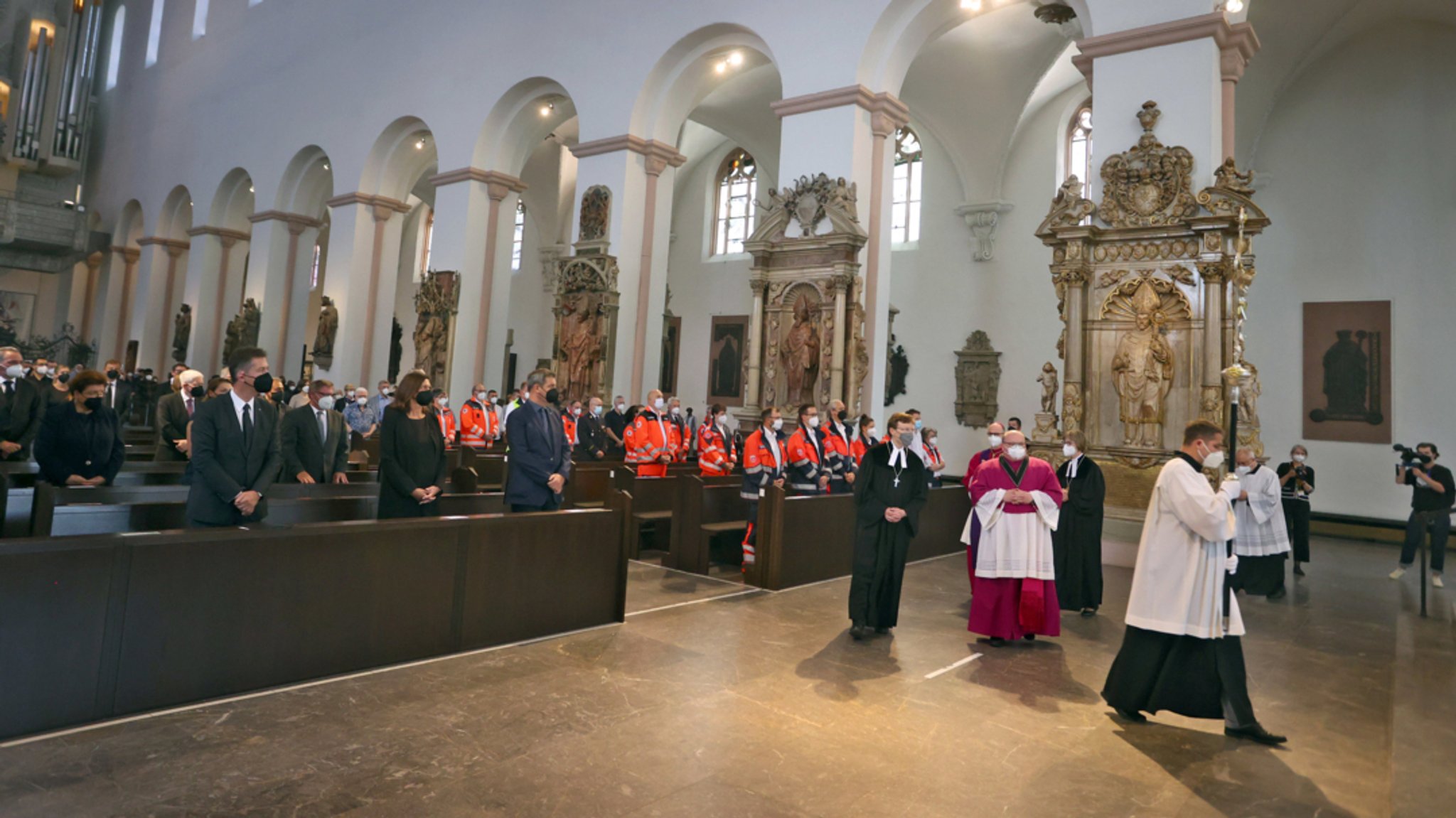 Gedenkfeier im Würzburger Dom nach Messerattacke