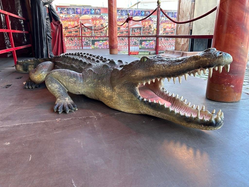 Biting loot at the Gäubodenfest: Crocodile stolen from ghost train