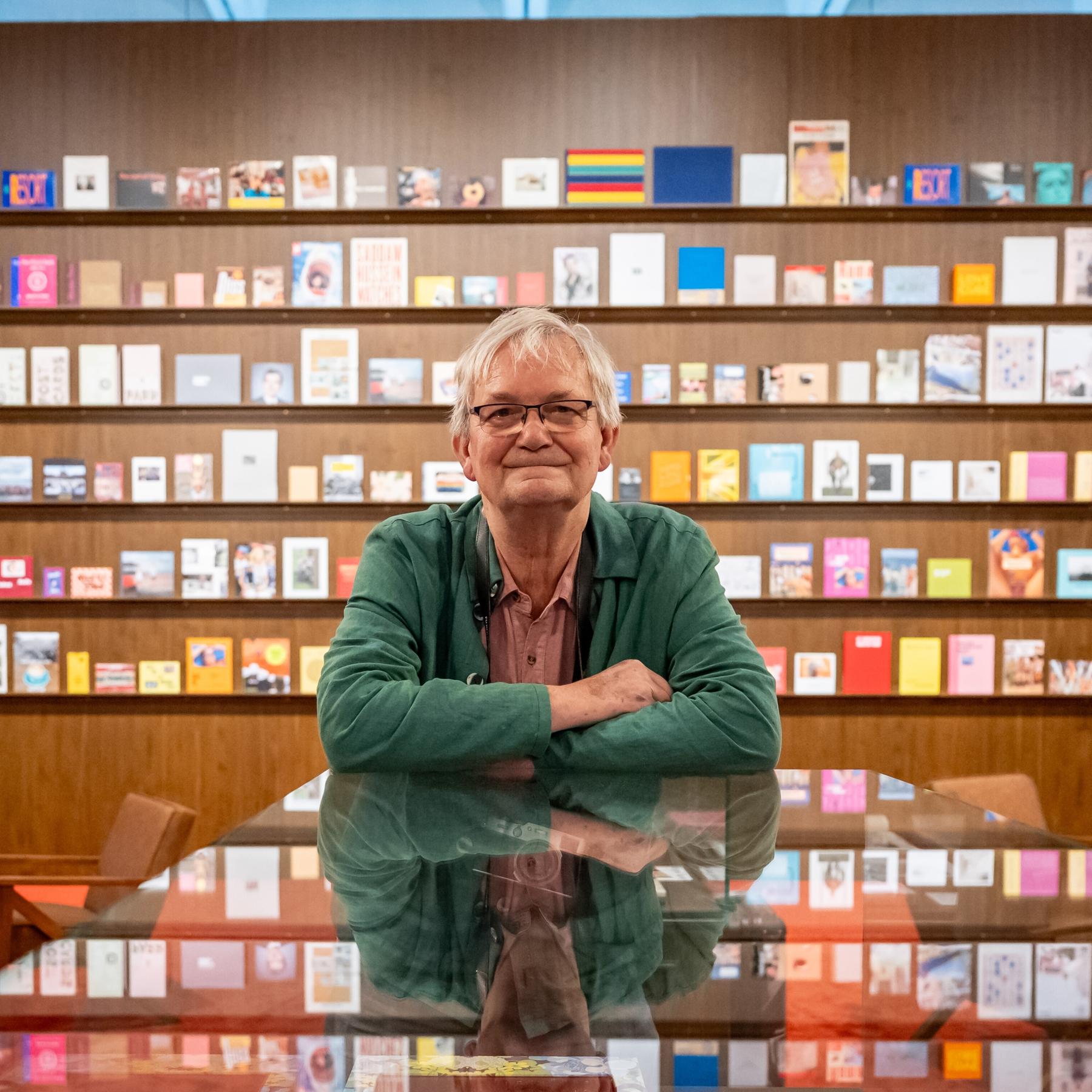 Farbenfrohe Alltagszenen: Martin Parrs Kunst der Dokumentarfotografie