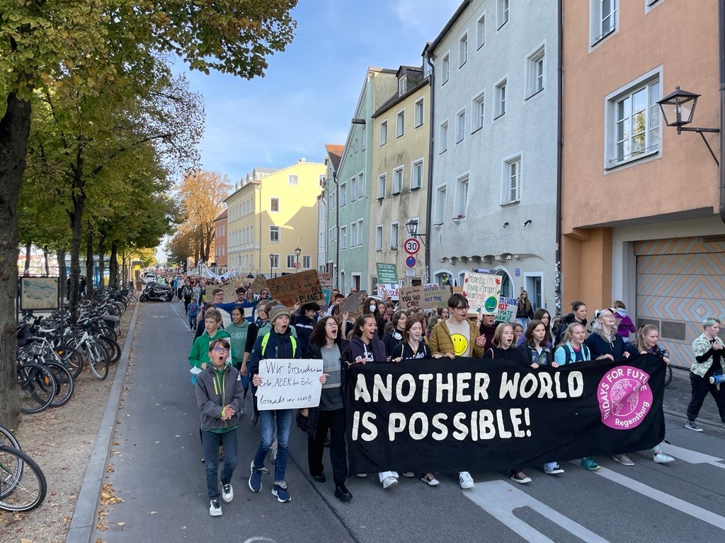 Fridays for Future Demonstranten in Regensburg
