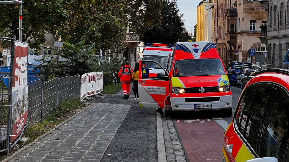 Einsatz von Rettungskräften an der Fürther Leopold-Ullstein-Realschule