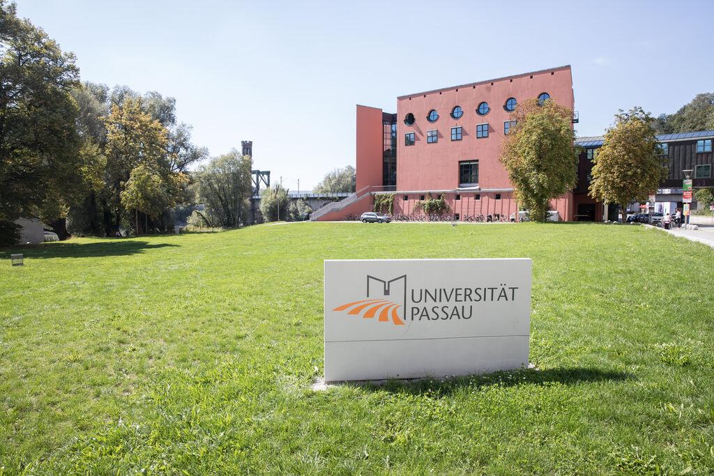 Universität Passau.