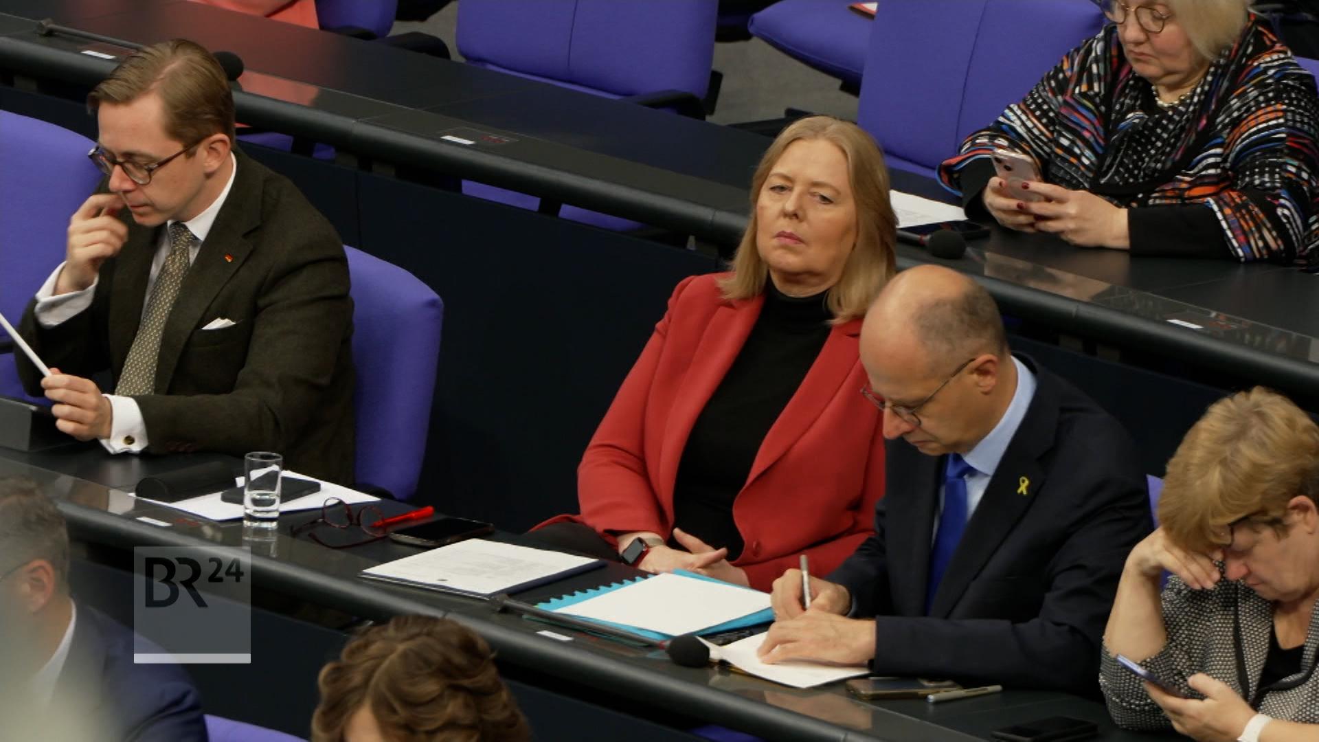 Bundesarbeitsministerin Bärbel Bas (SPD) im Bundestag