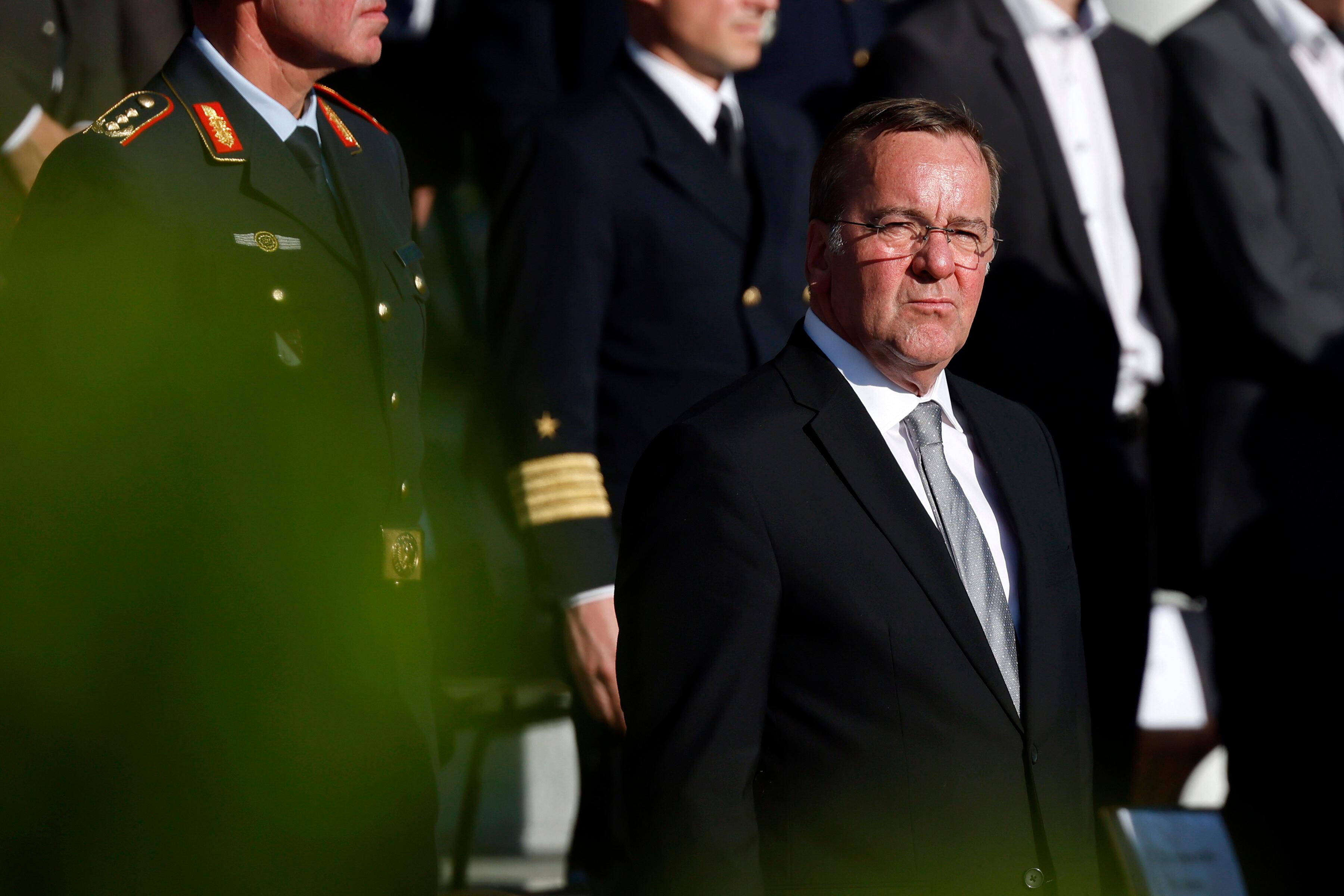 29.04.2025: Verteidigungsminister Pistorius beim Indienststellungsappell des Unterstützungskommandos der Bundeswehr auf der Hardthöhe in Bonn. 