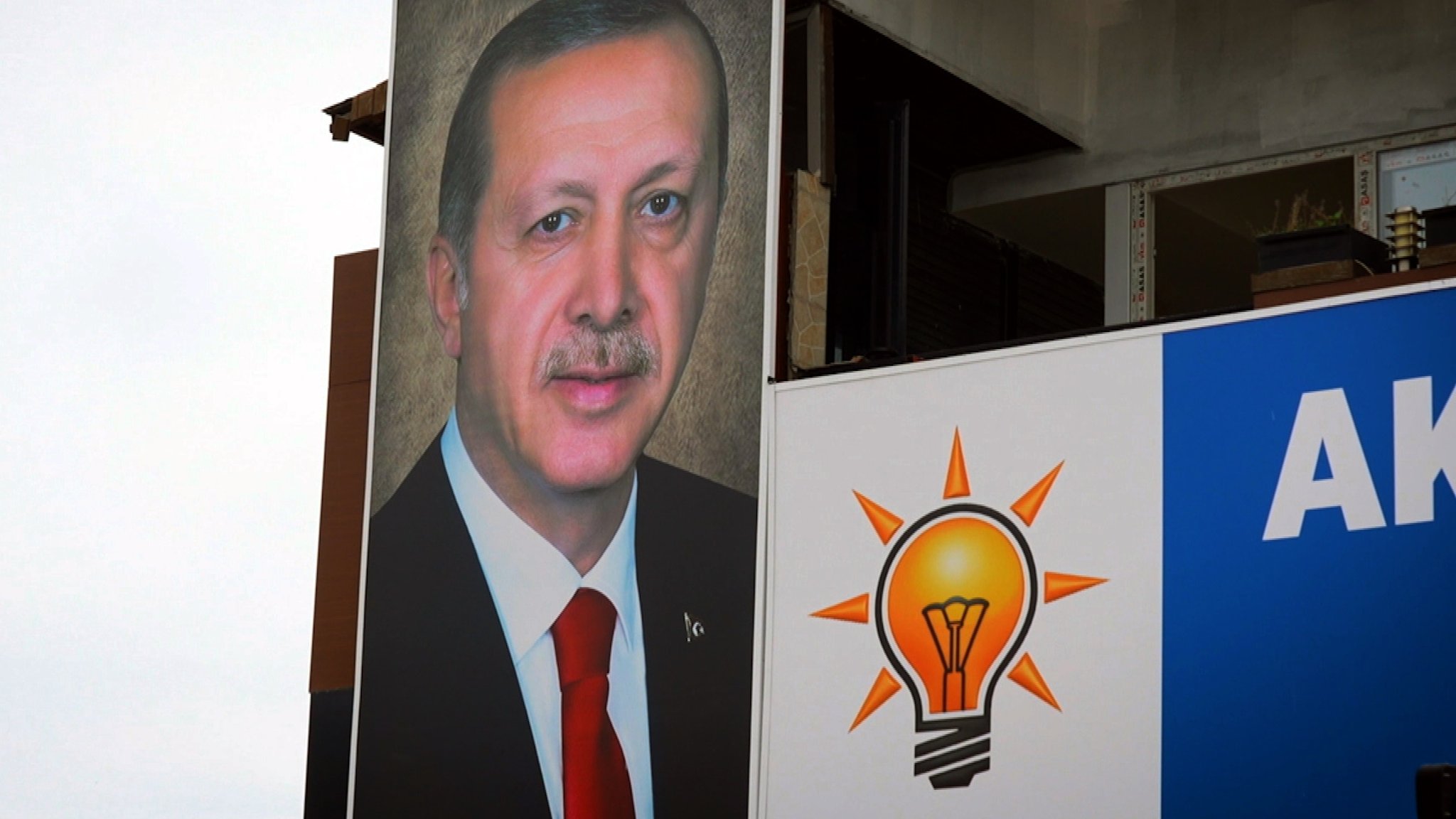 Ein Wahlplakat mit dem Gesicht von Präsident Erdogan