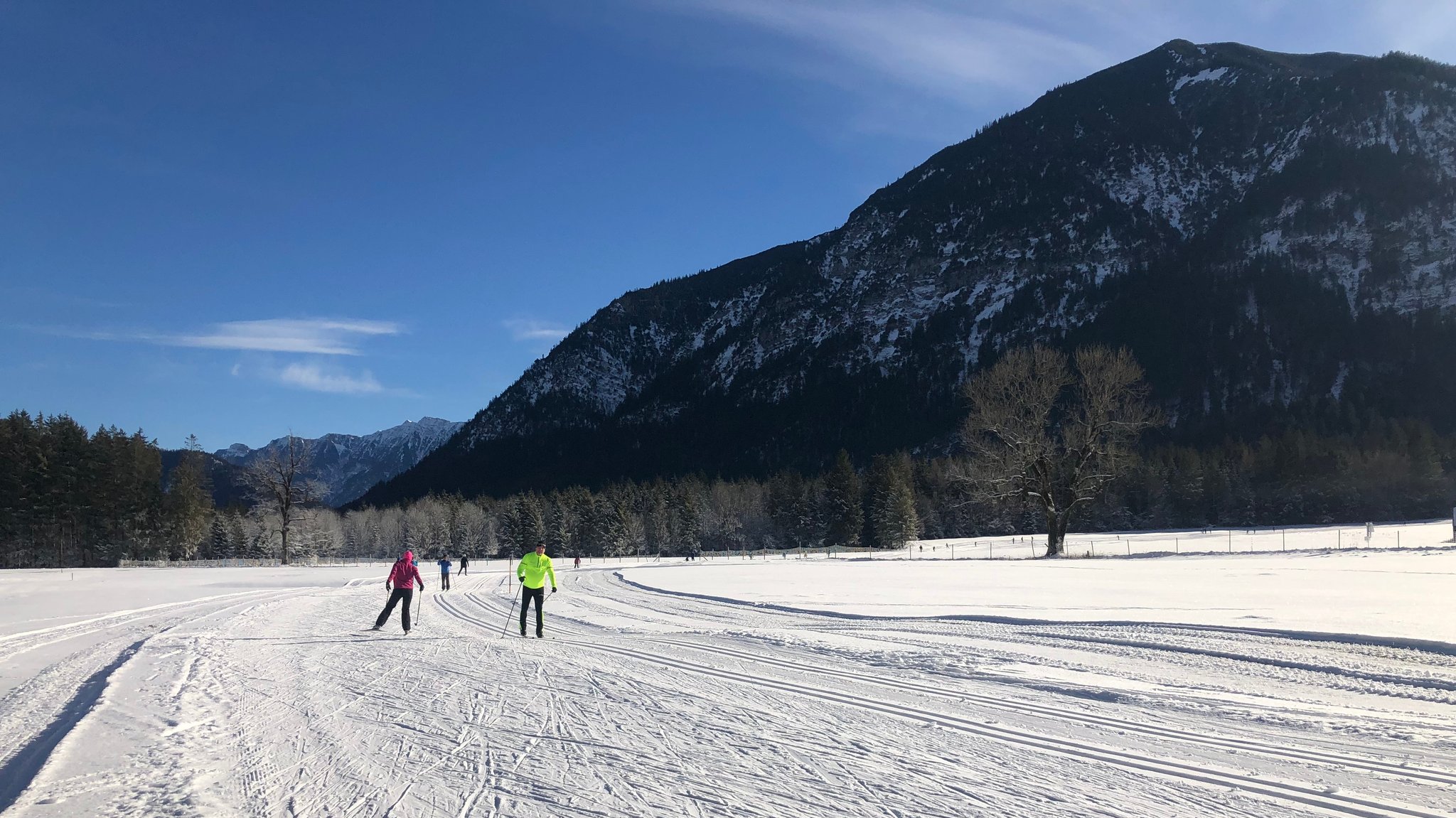 Langläufer im Graswangtal bei Ettal