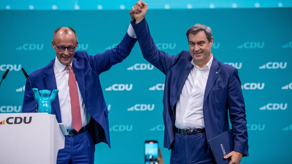 Berlin, 07.05.24: CDU-Chef Friedrich Merz (l.) und CSU-Chef Markus Söder (r.) beim CDU-Bundesparteitag.