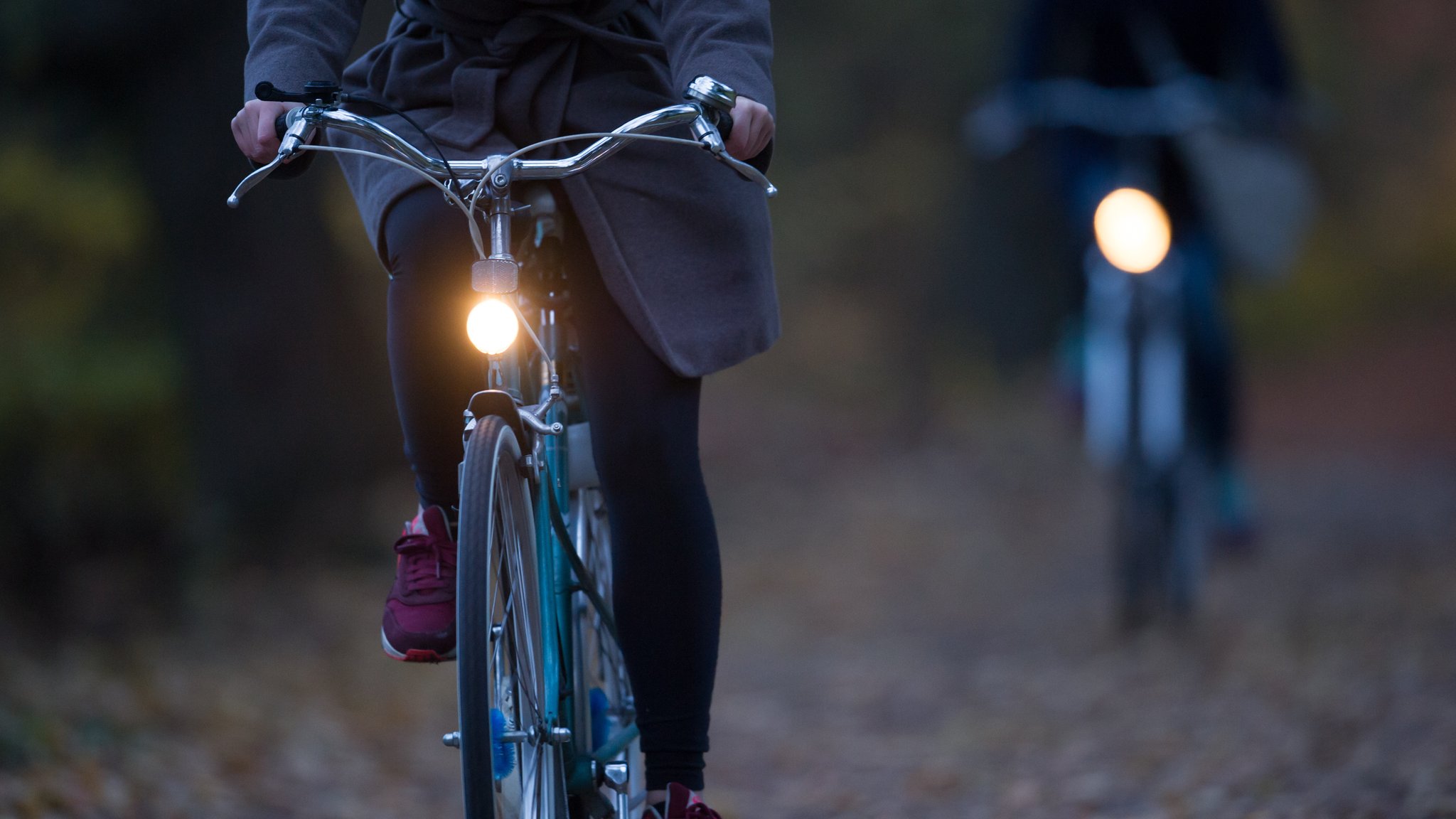 Licht ist Pflicht: Sicher Radfahren im Herbst 