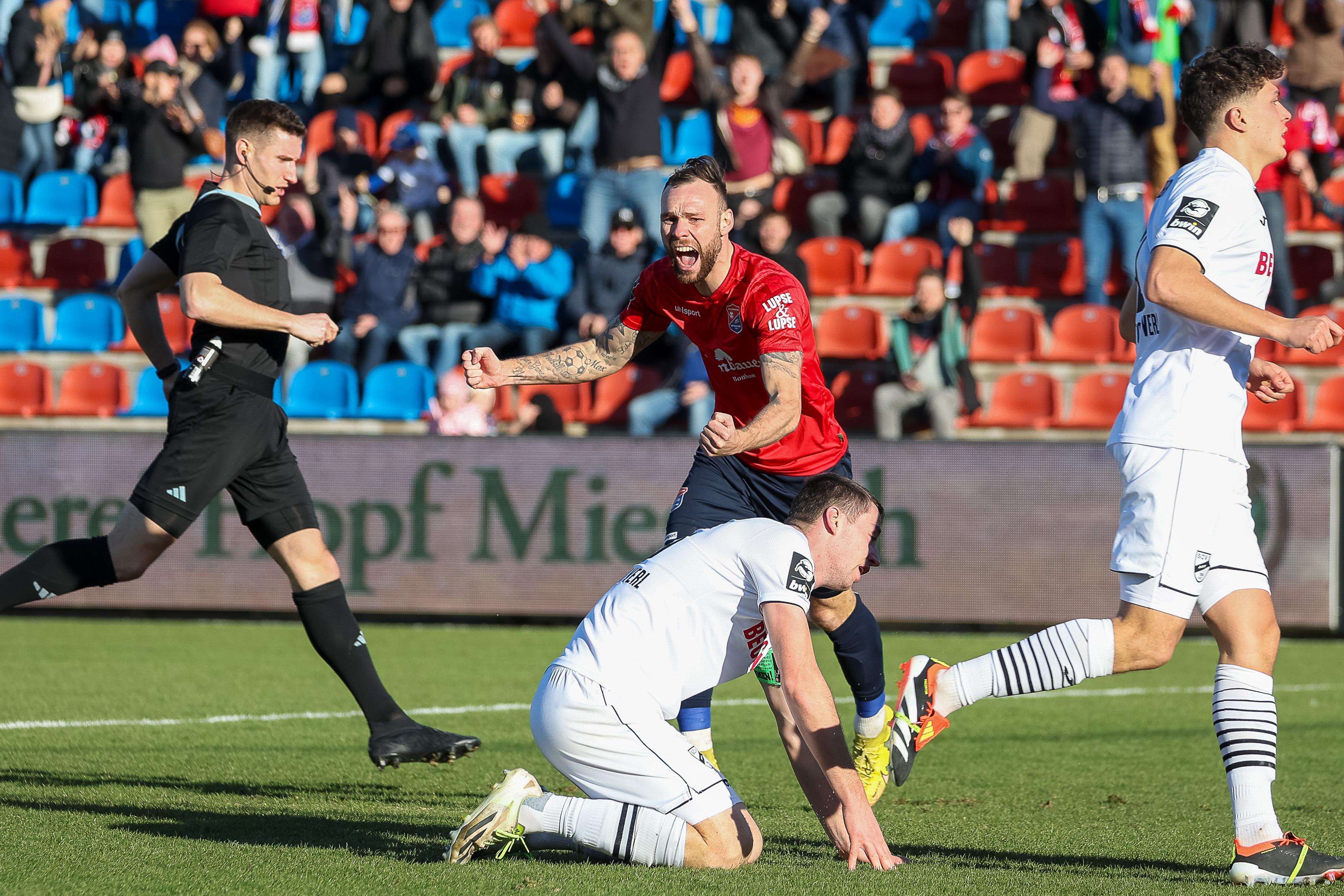Spielszene SpVgg Unterhaching - SC Verl