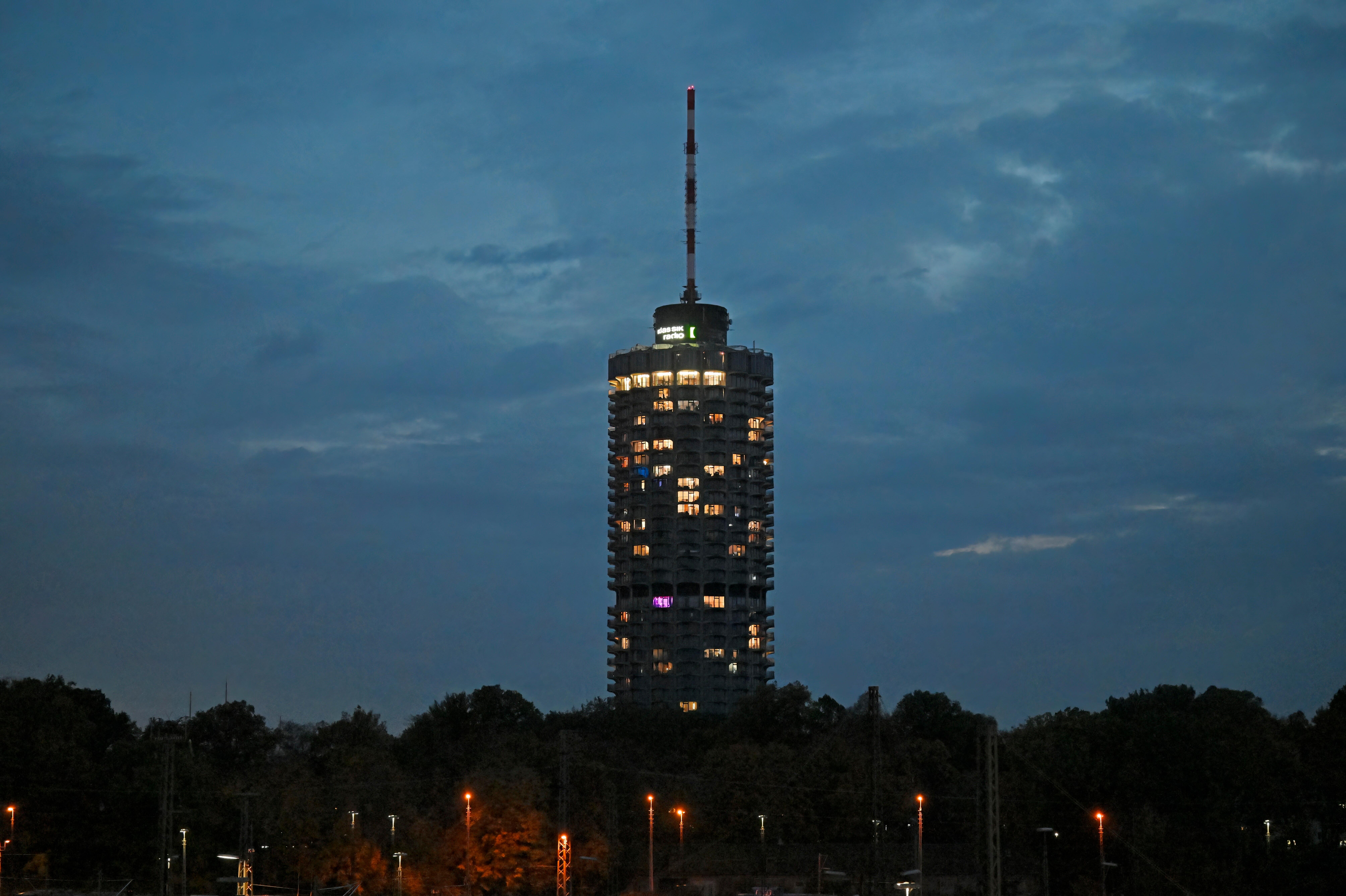 (Archivbild): Der Augsburger Hotelturm 