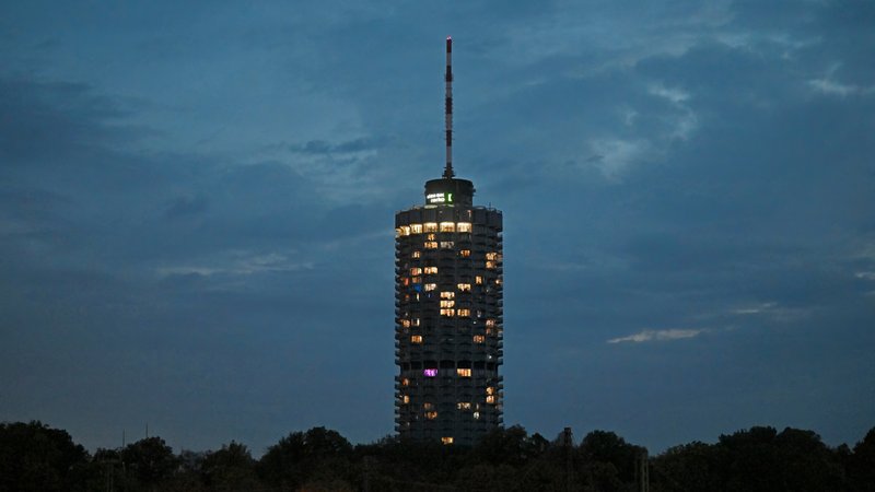 (Archivbild): Der Augsburger Hotelturm | Bild: pa/dpa/Bernd Feil (Archivbild): Der Augsburger Hotelturm